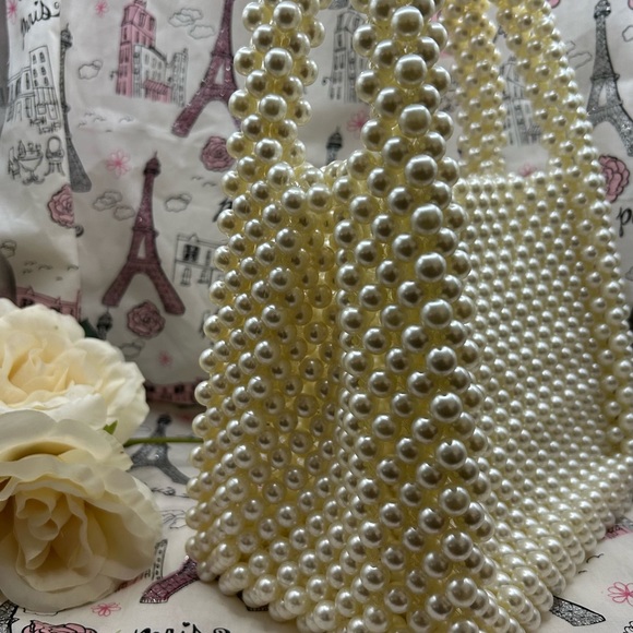 Vintage Pearl Tote. Off White color. Not pure white. Lots of room on inside. - Picture 2 of 8